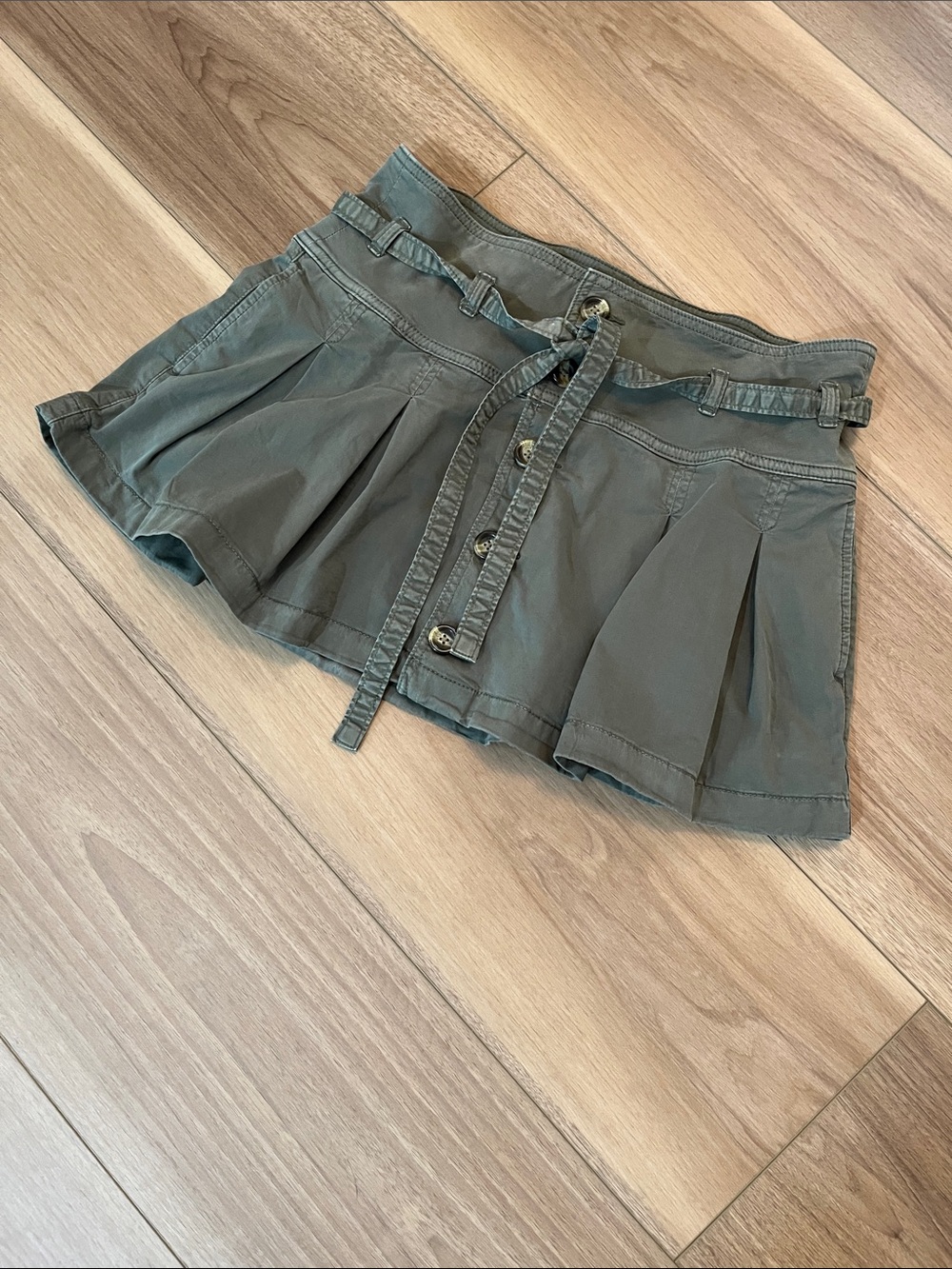 AE Stretch Low-Rise Pleated Mini Skort